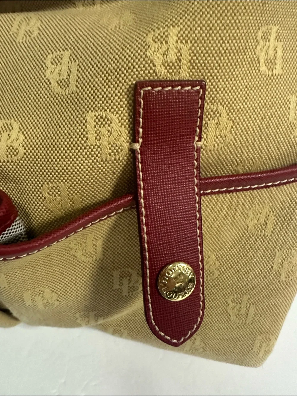 Dooney & Bourke classic dooney